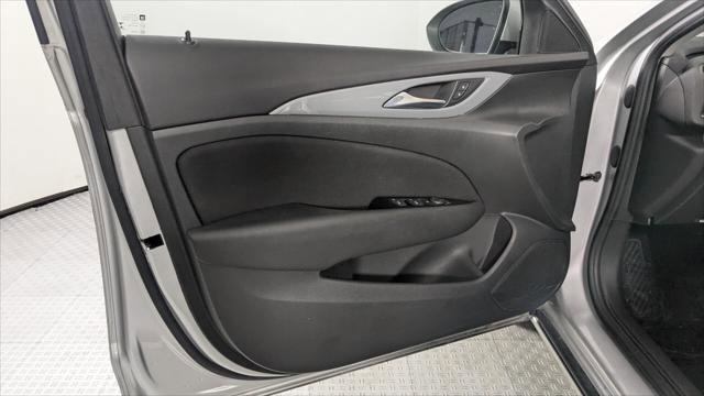 Used 2018 Buick Regal Preferred image 13