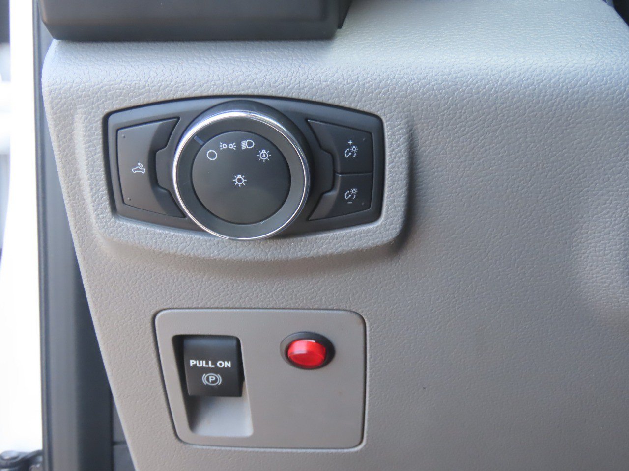 Used 2019 Ford F150 XL w/ Equipment Group 101A Mid RWD image 24