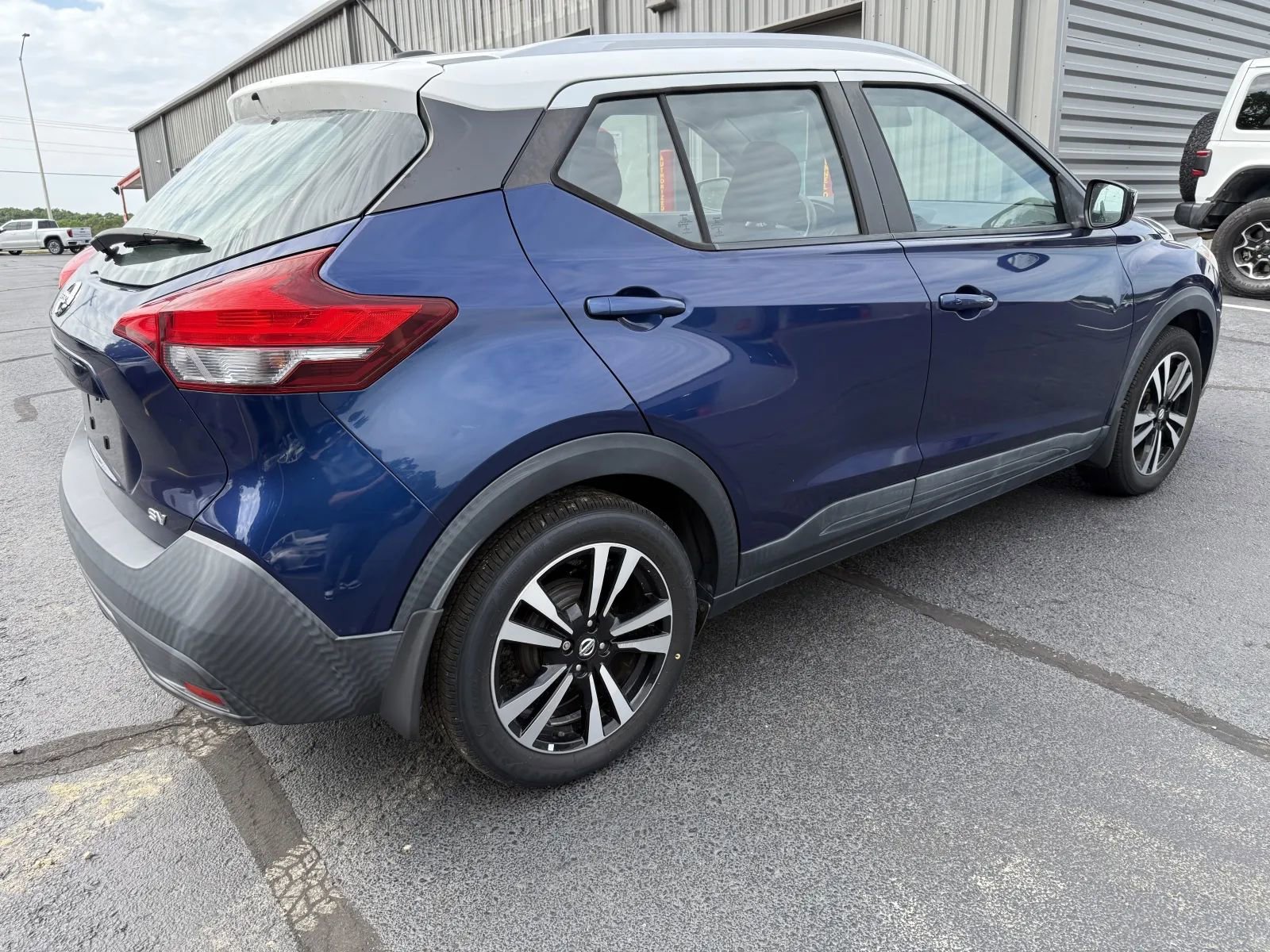 Used 2019 Nissan Kicks SV FWD image 4