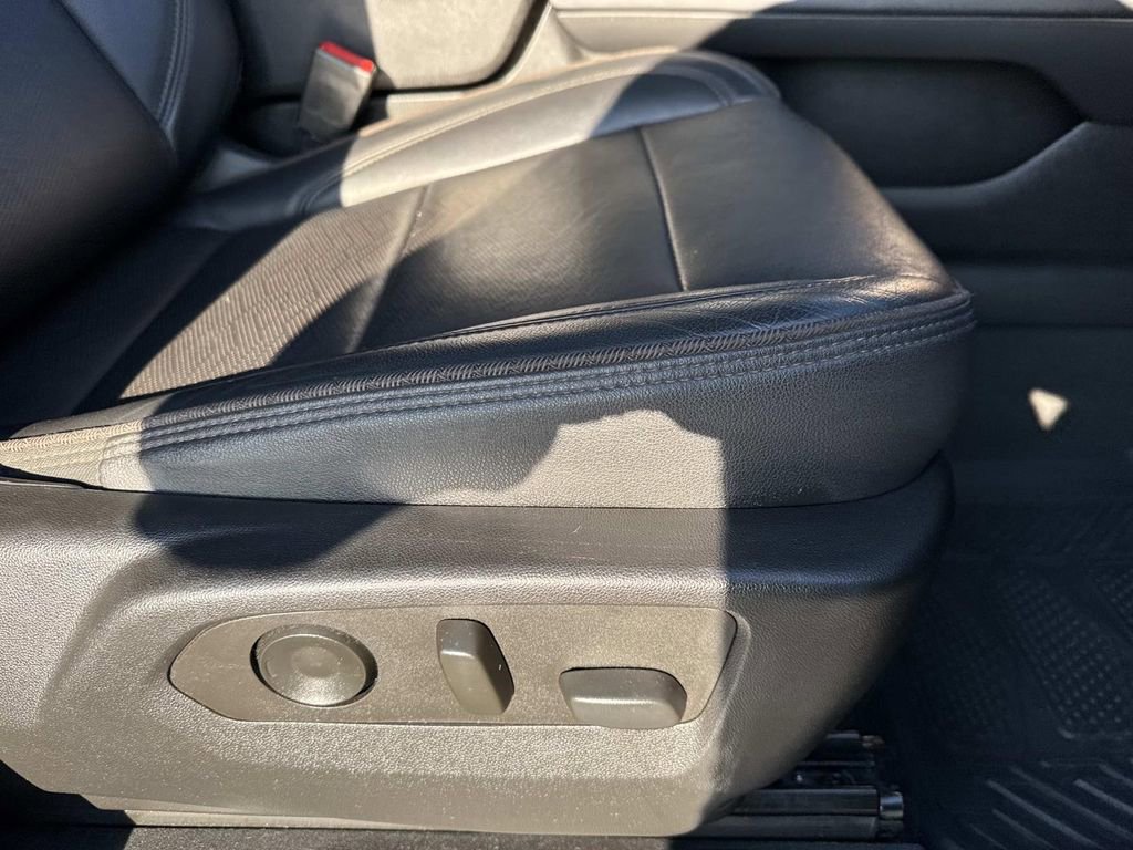 Certified 2022 Chevrolet Suburban High Country image 12