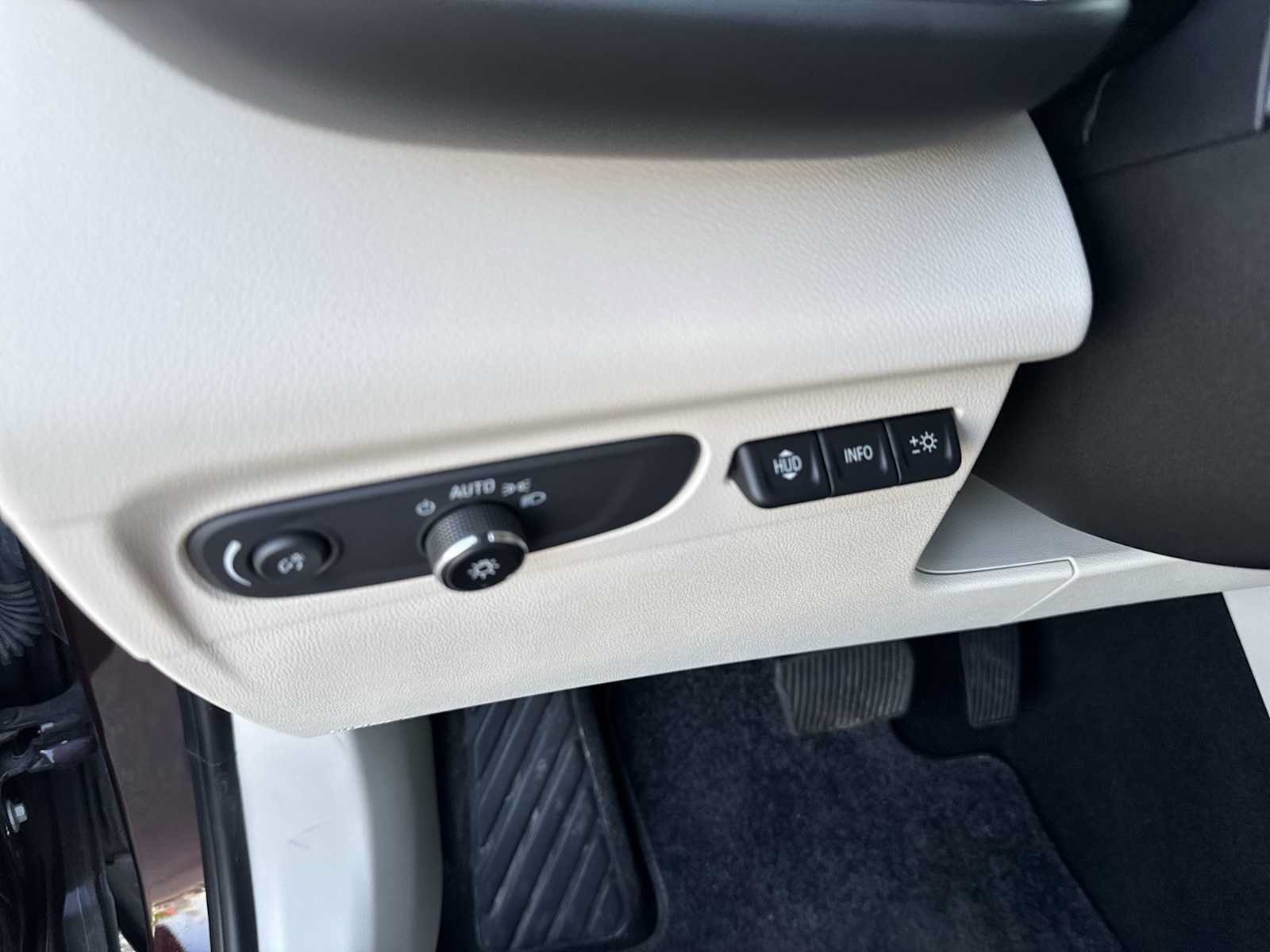 Certified 2023 Buick Envision Avenir AWD/4WD image 36