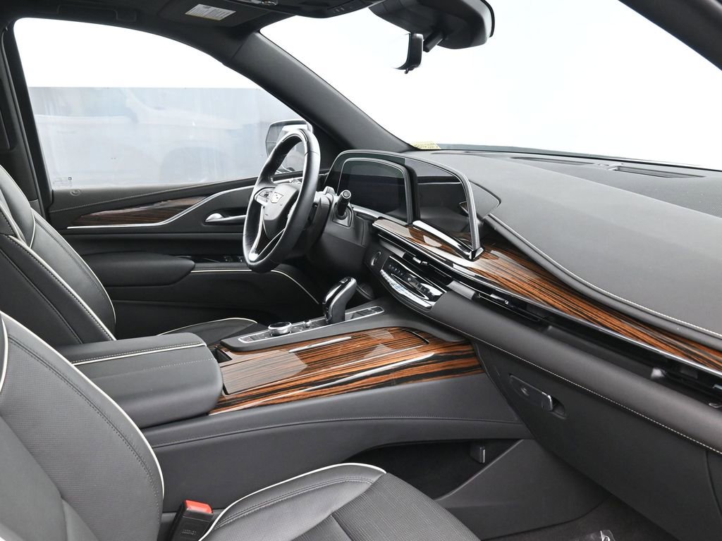 Used 2024 Cadillac Escalade ESV Premium Luxury w/ Performance Package image 2