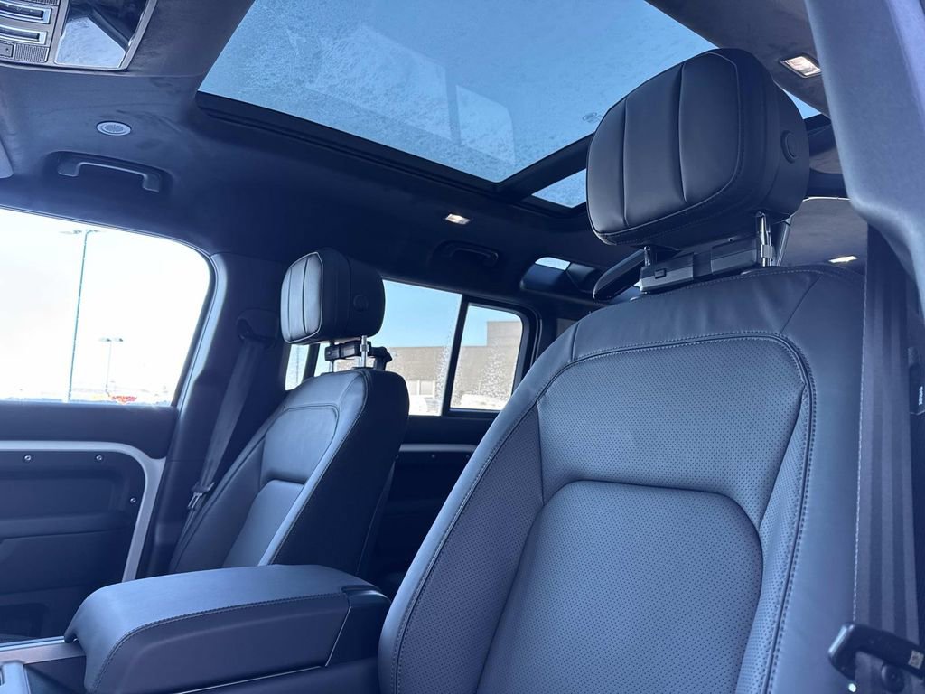 New 2026 Land Rover Defender 110 V8 image 18