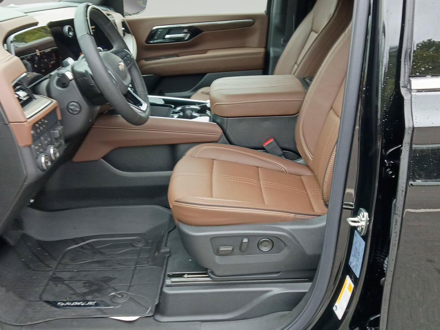 New 2026 Chevrolet Suburban High Country AWD/4WD image 21