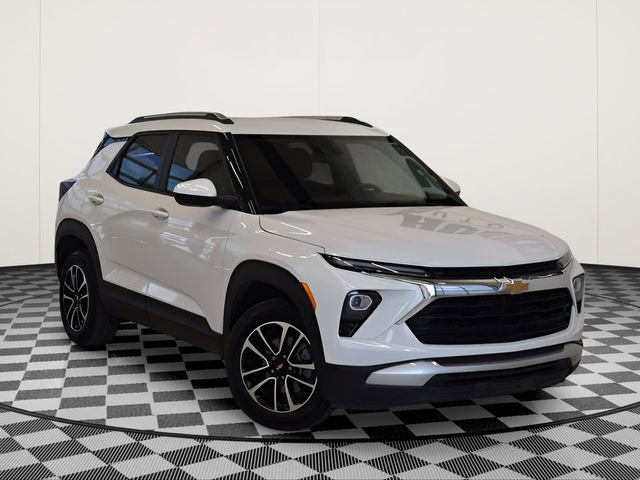 Used 2025 Chevrolet TrailBlazer LT w/ Driver Confidence Package