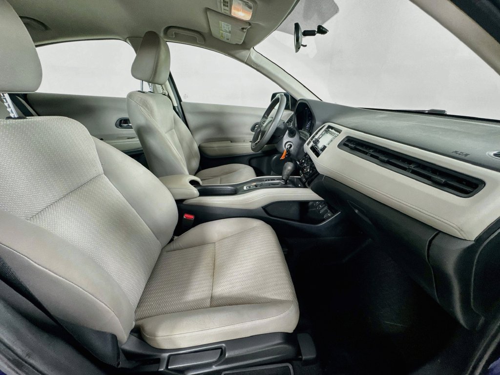 Used 2016 Honda HR-V LX image 29