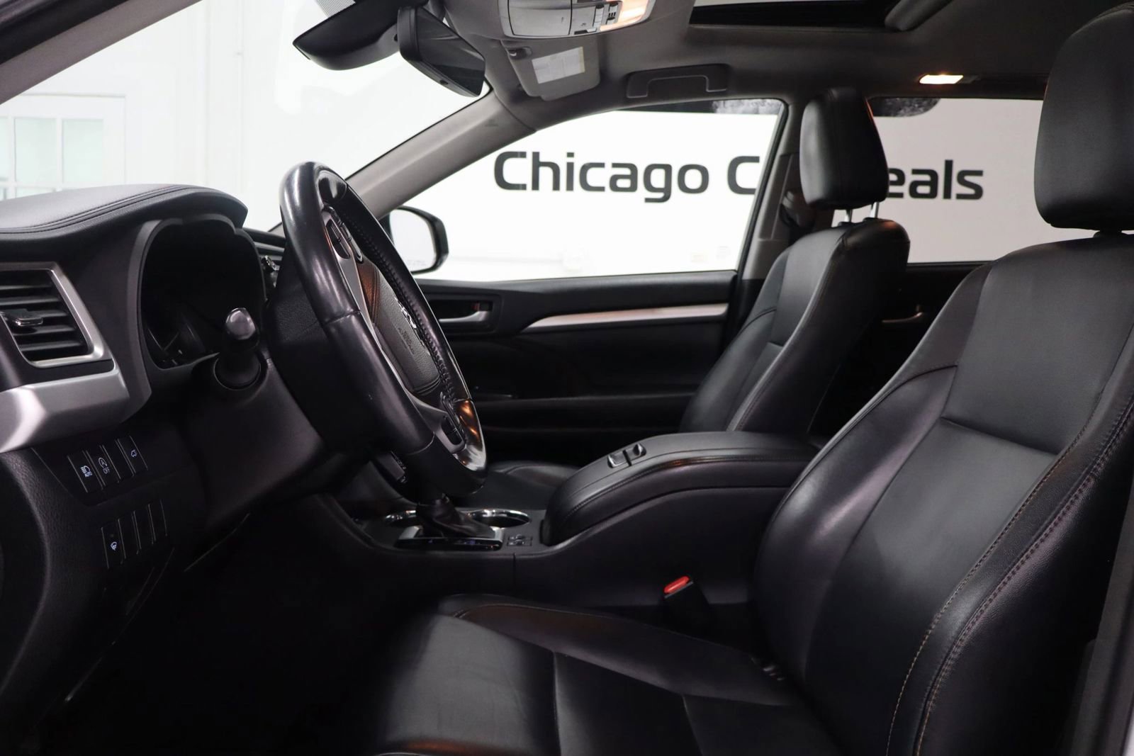 Used 2017 Toyota Highlander XLE image 10