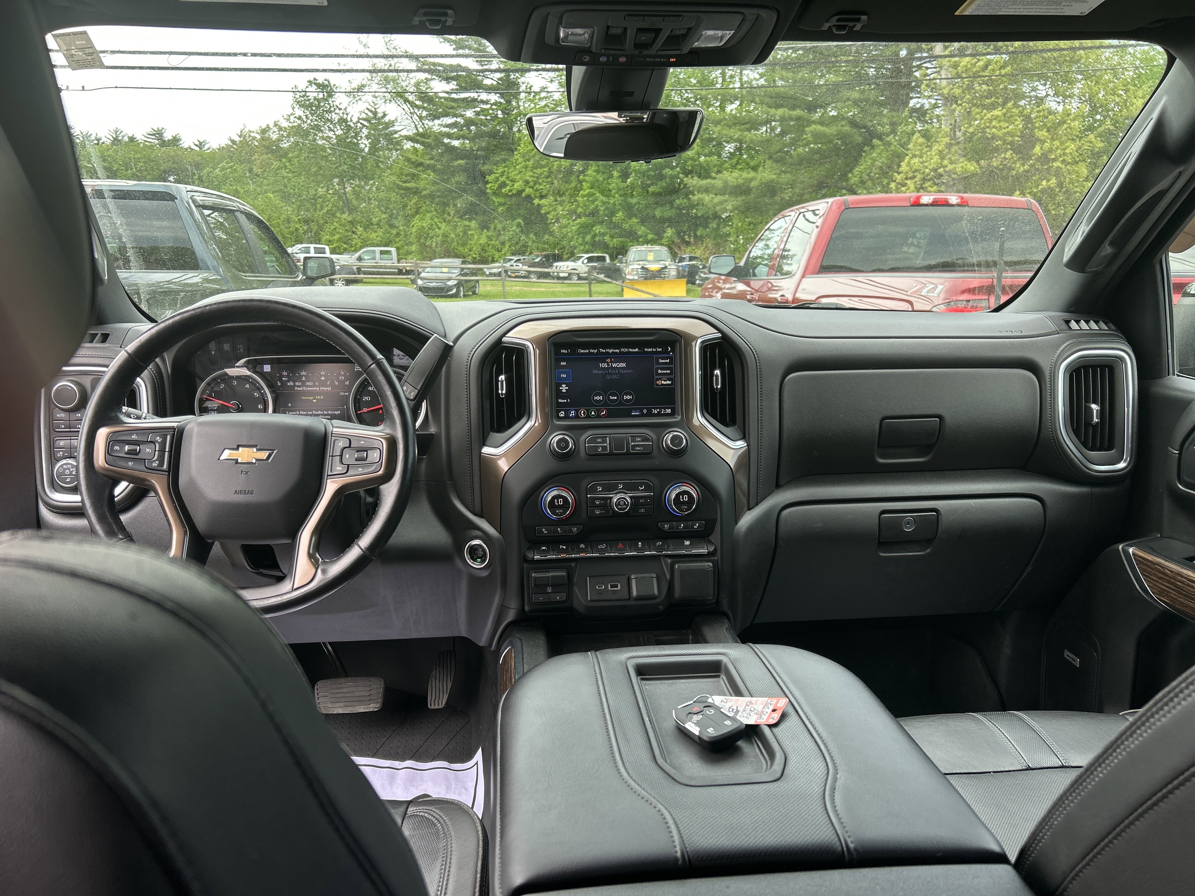 Used 2019 Chevrolet Silverado 1500 High Country w/ High Country Premium Package AWD/4WD image 16