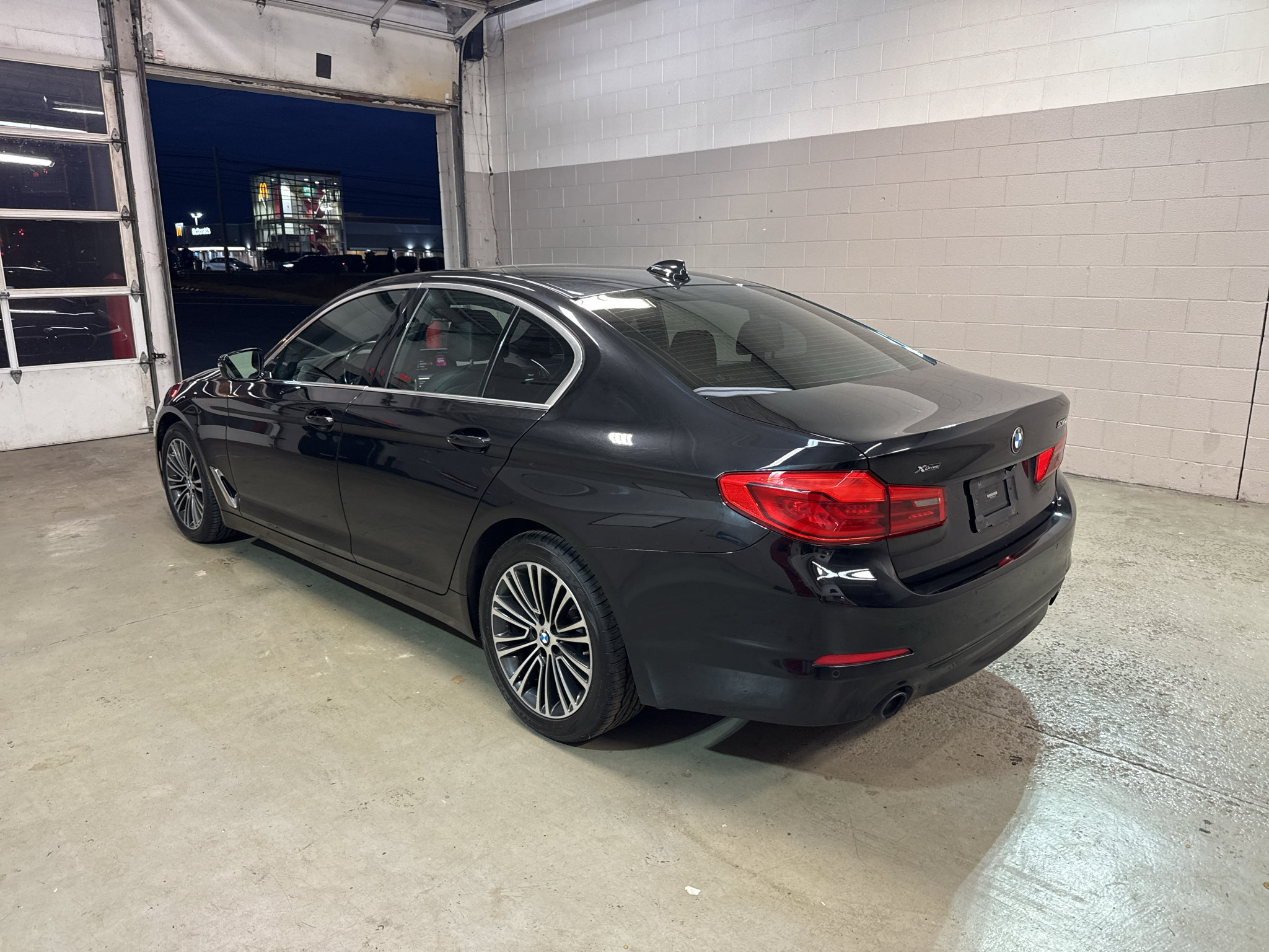 Used 2019 BMW 530i xDrive w/ Convenience Package AWD/4WD image 7