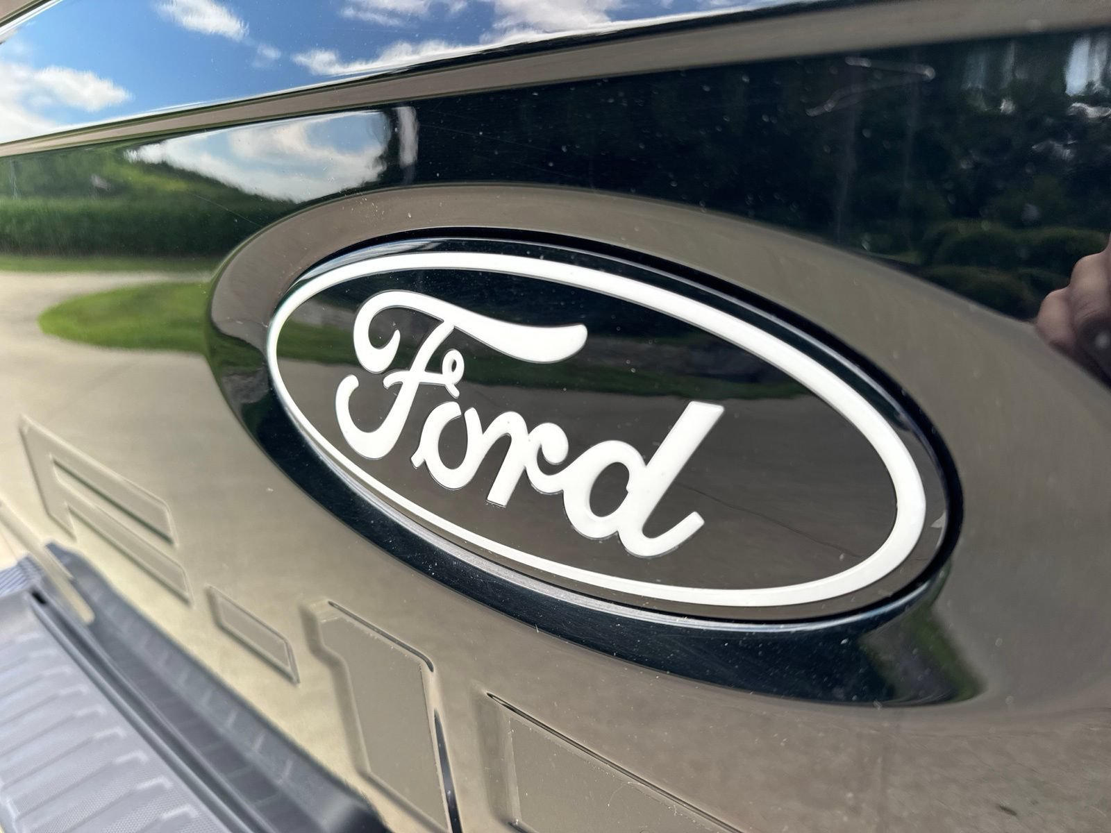 Used 2024 Ford F150 Lariat w/ Equipment Group 502A High AWD/4WD image 9