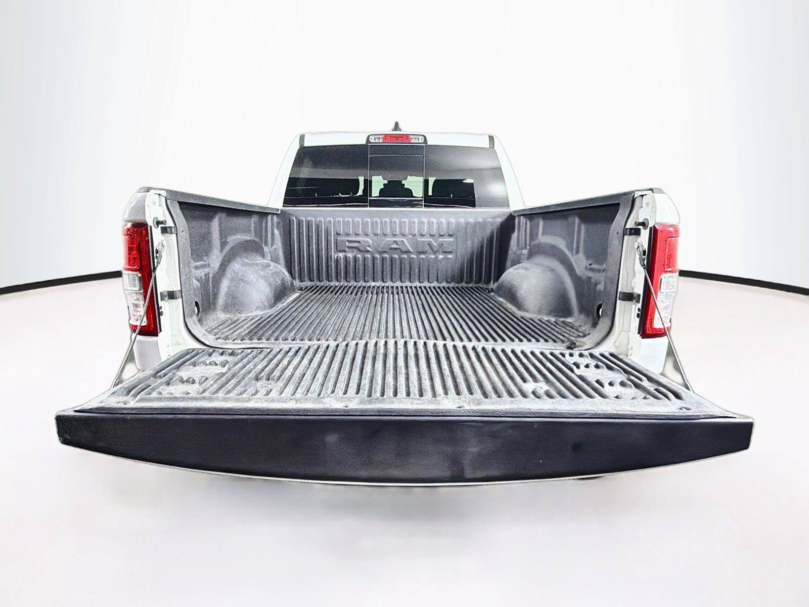 Used 2022 RAM 1500 Big Horn AWD/4WD image 14