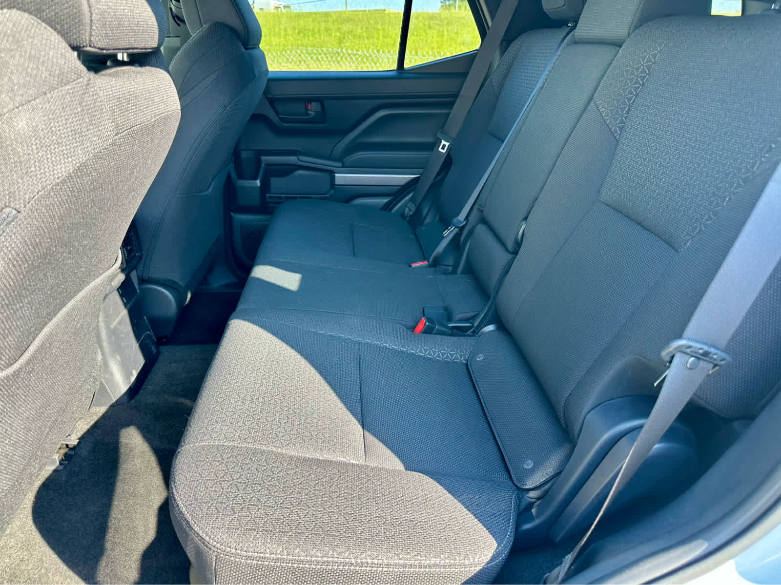 Used 2025 Toyota 4Runner SR5 AWD/4WD image 13