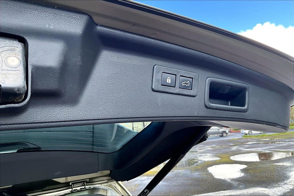 Used 2023 Subaru Forester Premium AWD/4WD image 36