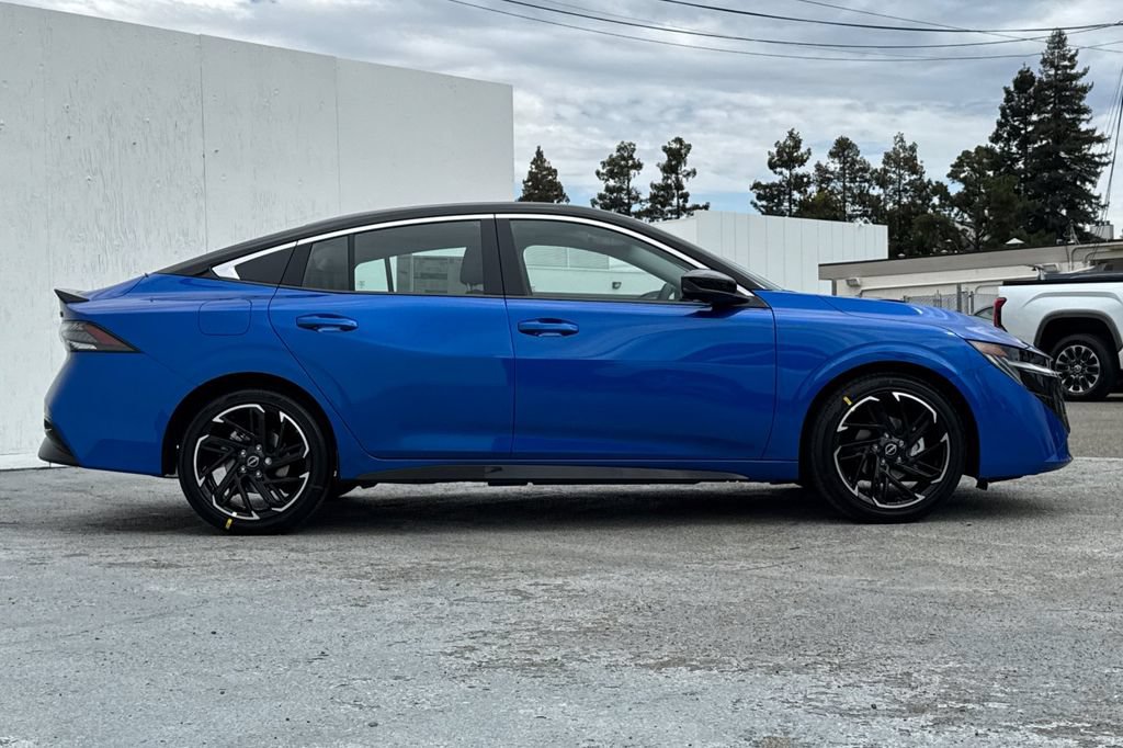 New 2026 Nissan Sentra SR w/ SR Premium Package FWD image 3