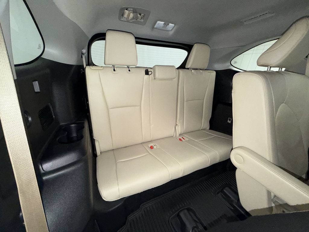 Certified 2024 Toyota Highlander Limited AWD/4WD image 16