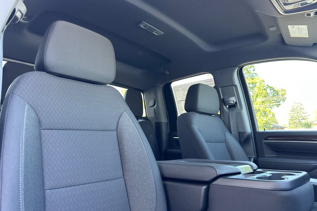 New 2026 GMC Sierra 2500 SLE w/ Preferred Package AWD/4WD image 17