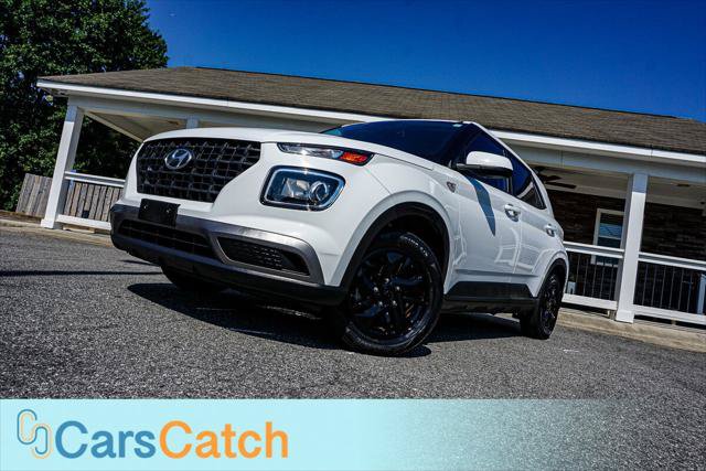 Used 2022 Hyundai Venue SE FWD image 3