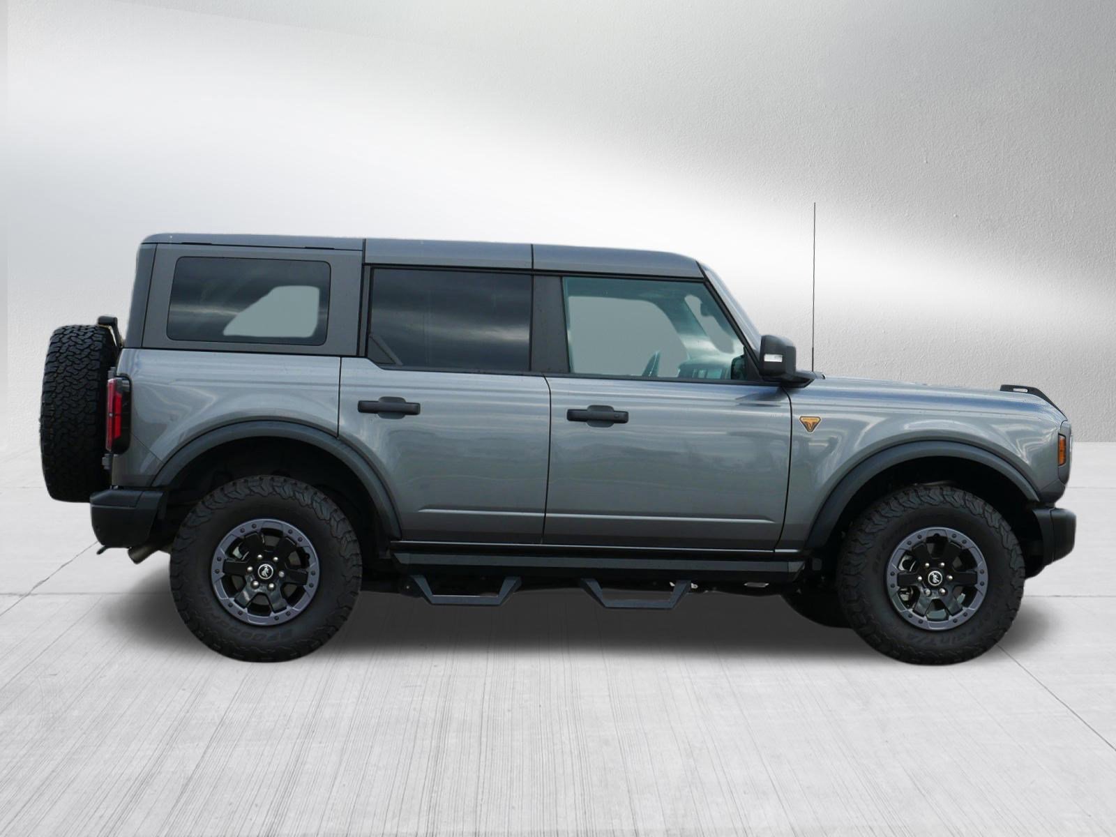 Used 2022 Ford Bronco Badlands image 8