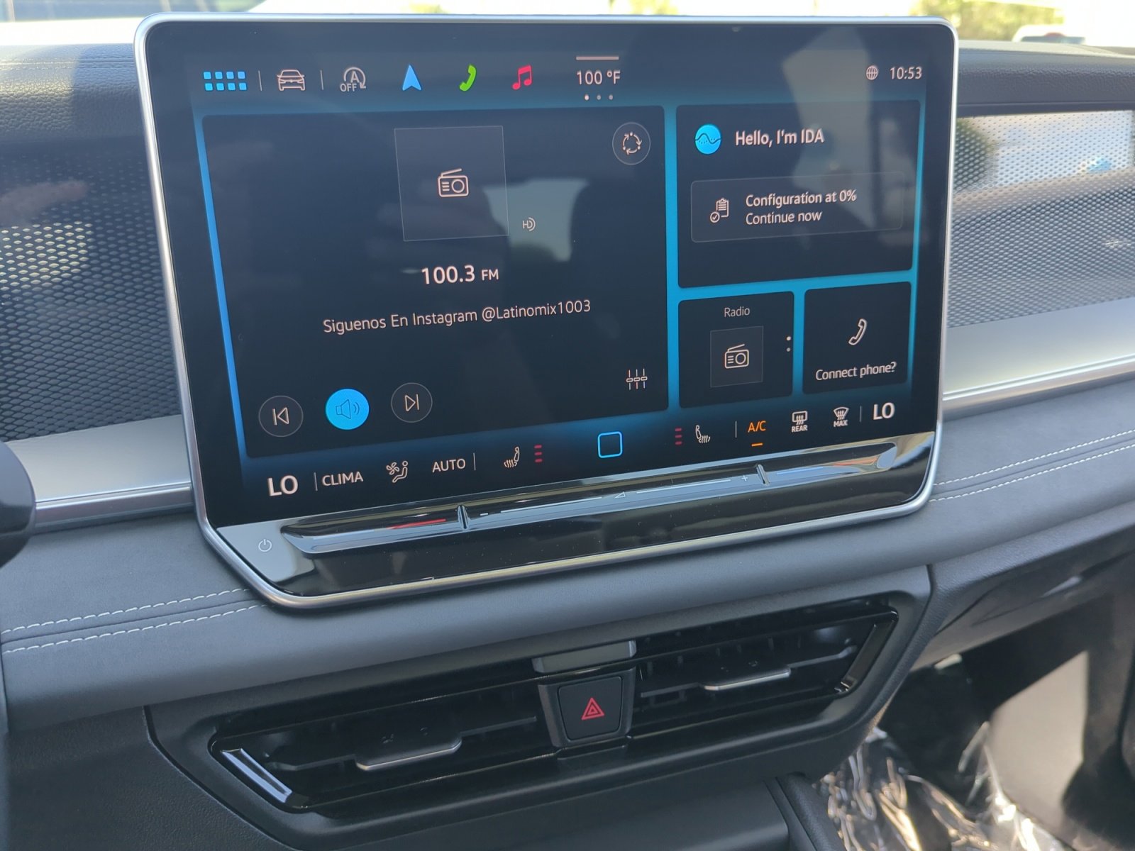 New 2025 Volkswagen Tiguan SE image 26