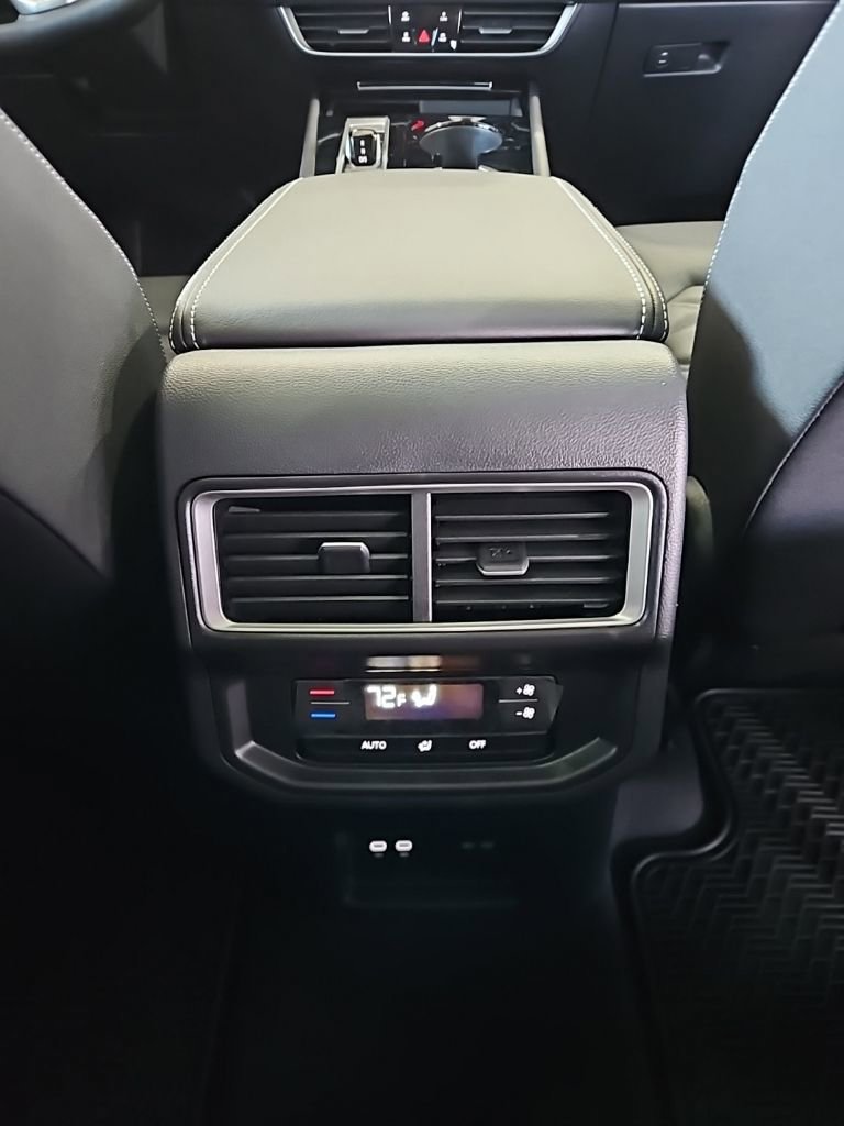 New 2026 Volkswagen Atlas SE image 18