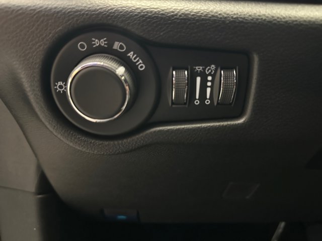 New 2027 Chrysler Pacifica LX FWD image 24