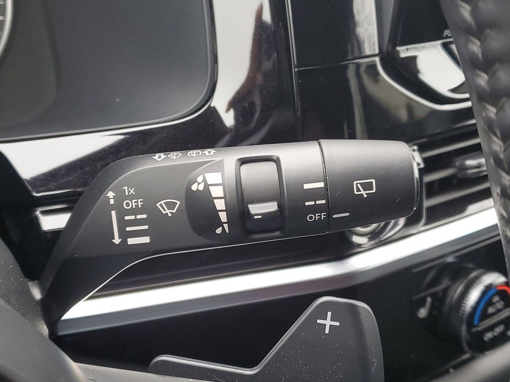 Used 2024 Nissan Pathfinder SV image 18