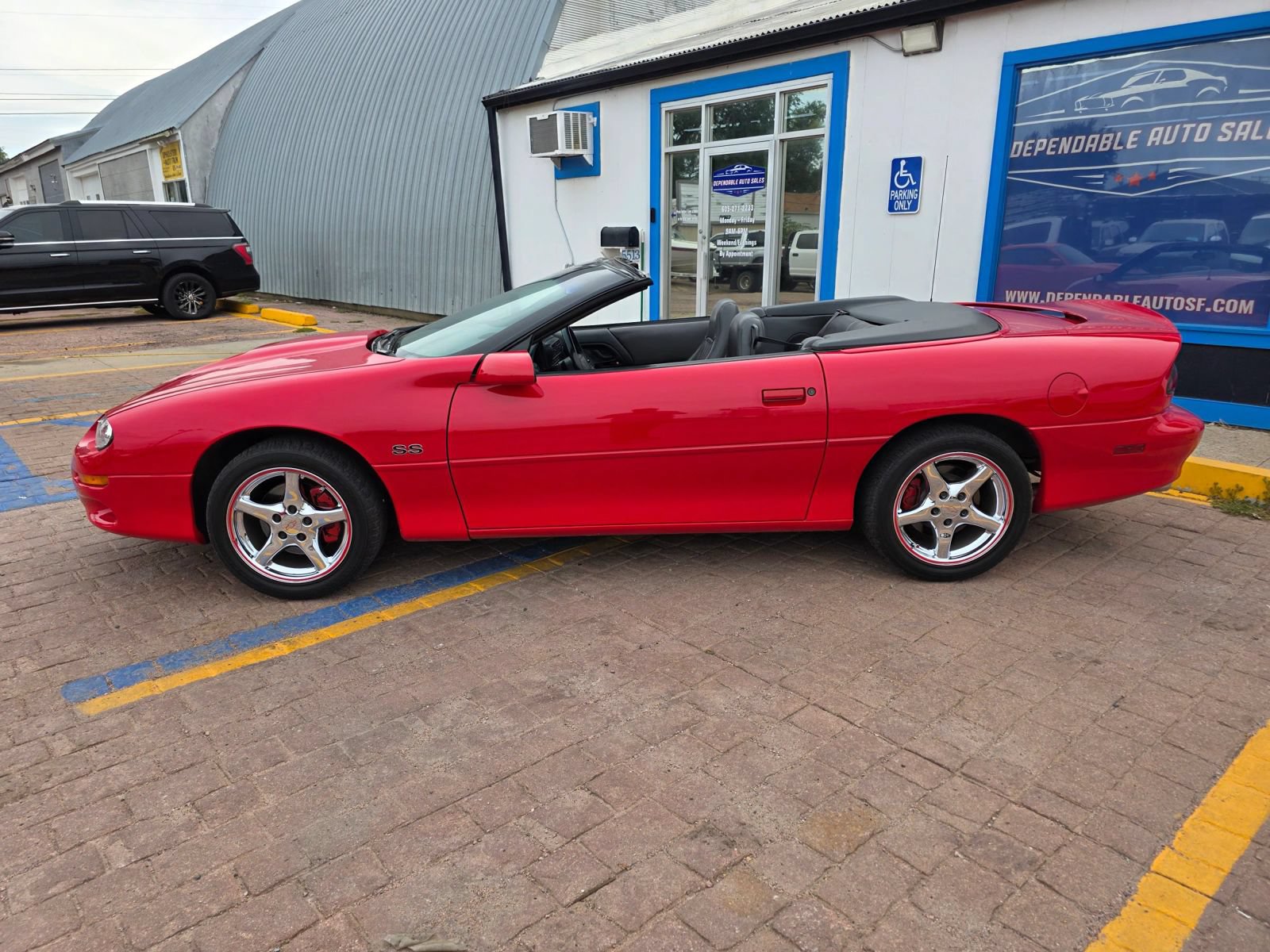 Used 1998 Chevrolet Camaro Z28 w/ SS Performance/Appearance Pkg RWD image 8