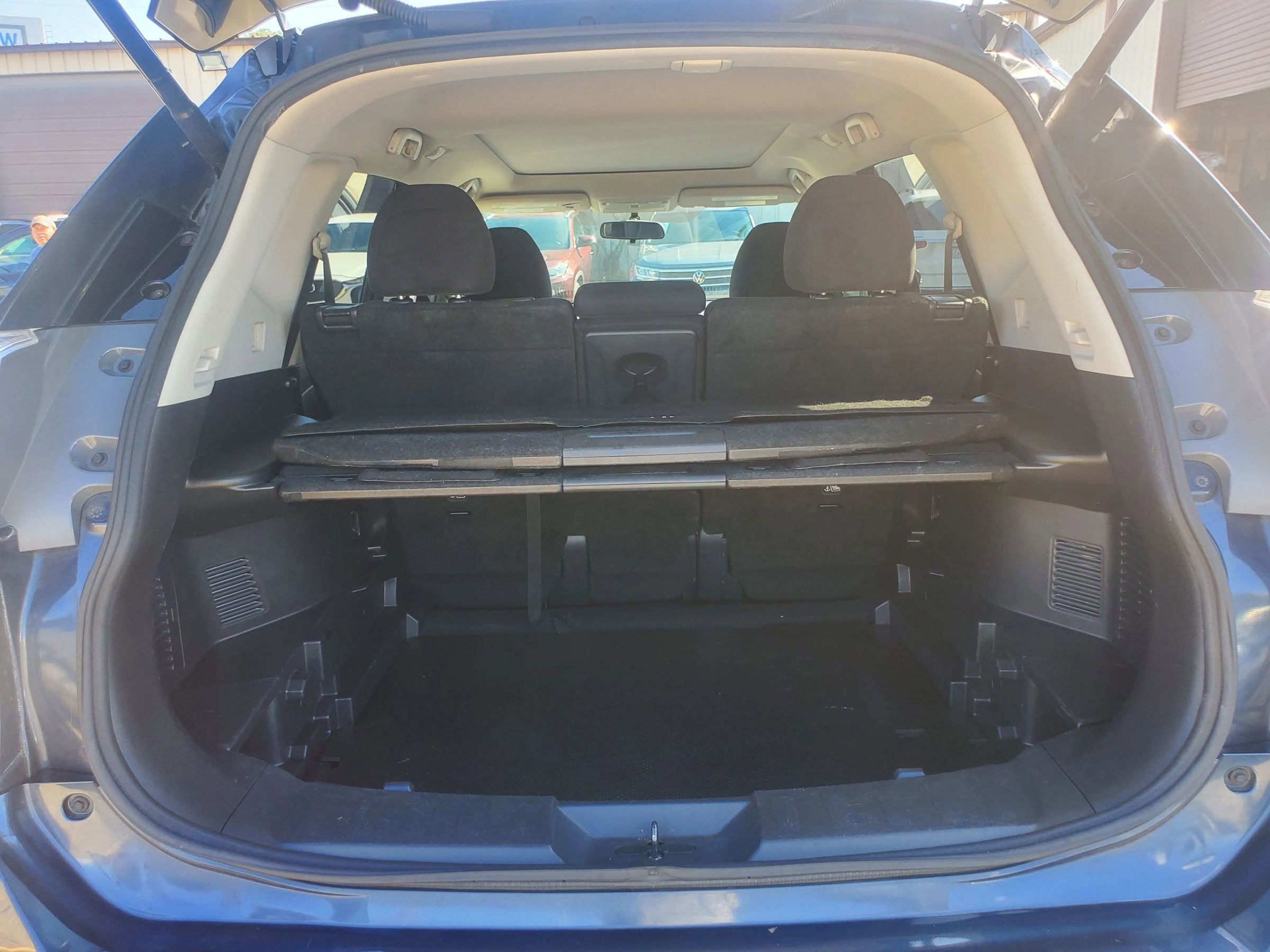 Used 2016 Nissan Rogue SV w/ SV Premium Package image 47