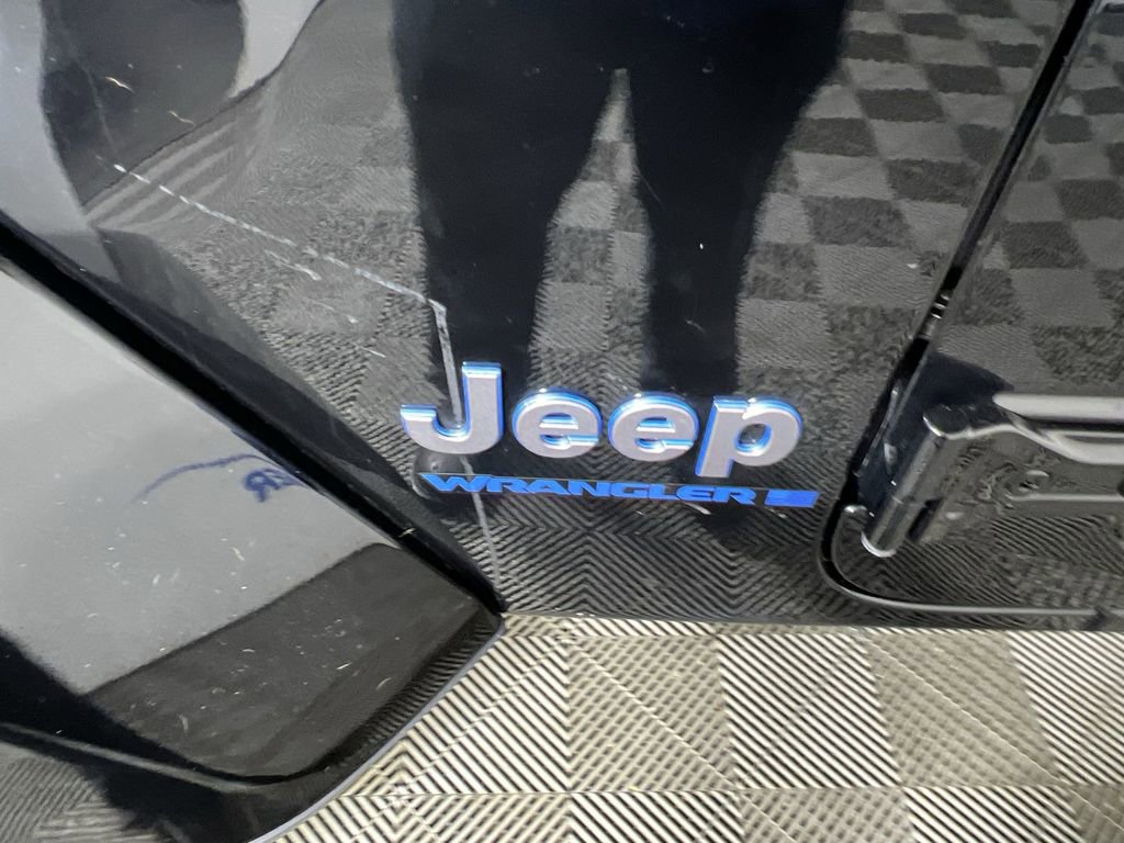 Used 2024 Jeep Wrangler Unlimited w/ Convenience Group image 30