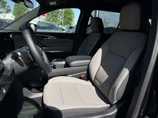 New 2026 Chevrolet Traverse LT w/ LPO, Floor Liner Package FWD image 17