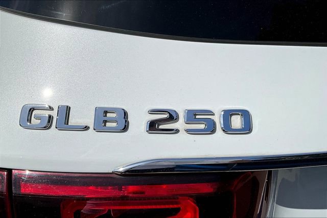 Used 2023 Mercedes-Benz GLB 250 4MATIC image 24