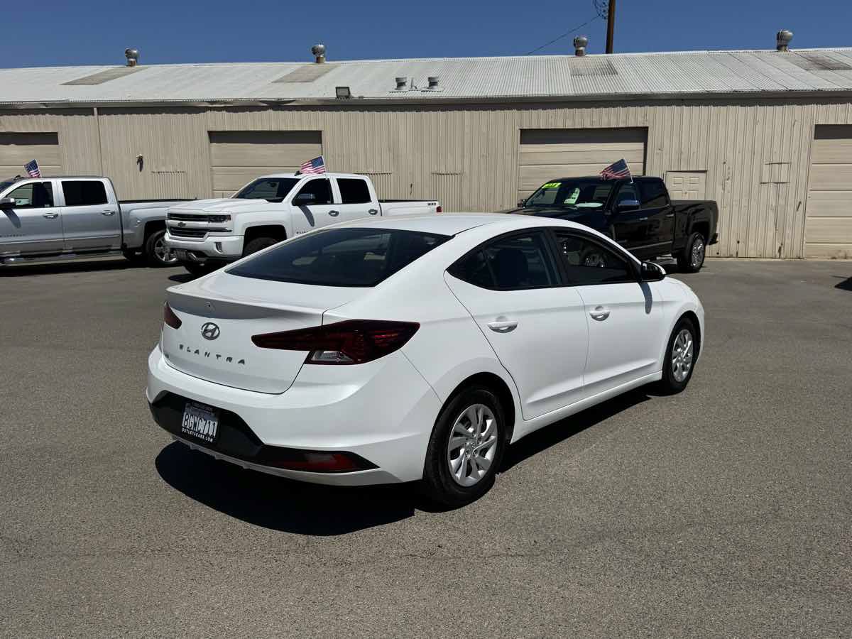 Used 2019 Hyundai Elantra SE w/ Cargo Package FWD image 9