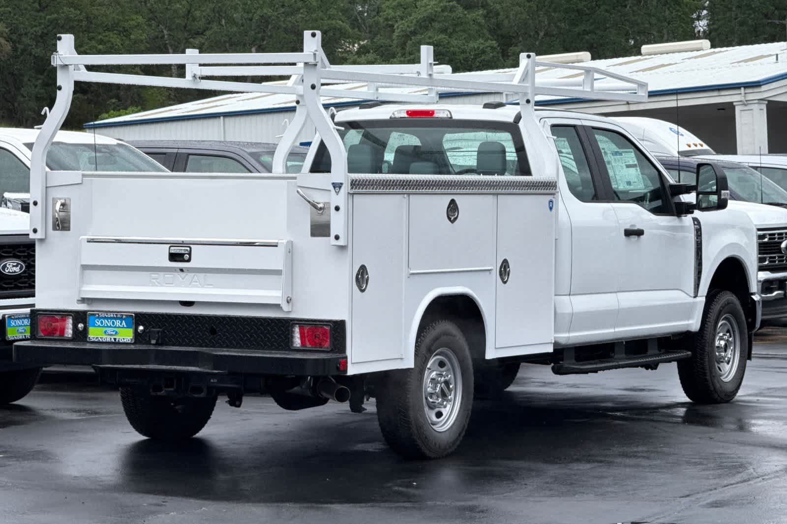 New 2025 Ford F250 XL w/ XL Chrome Package AWD/4WD image 5