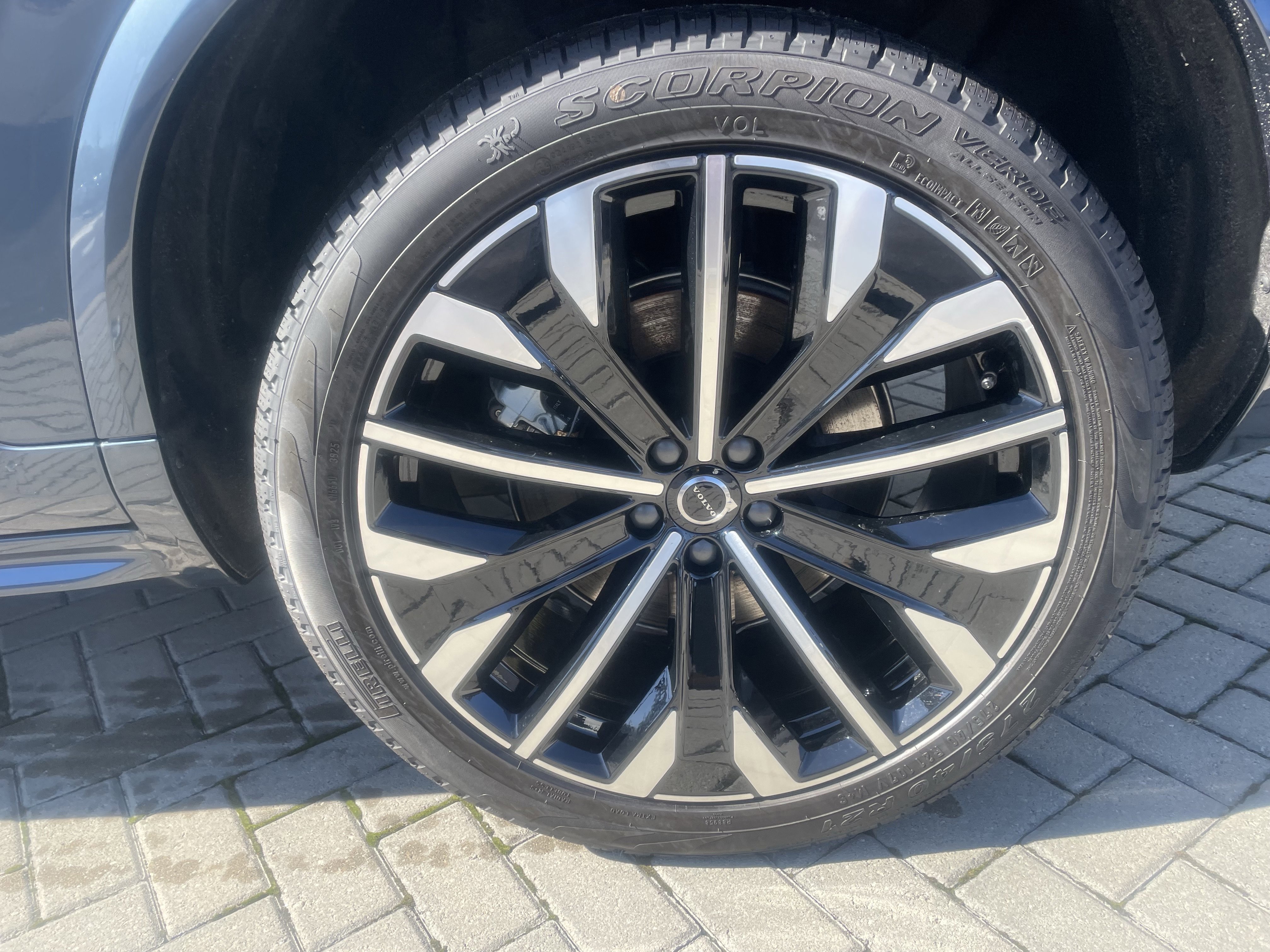 New 2026 Volvo XC90 B6 Ultra w/ Protection Package image 8