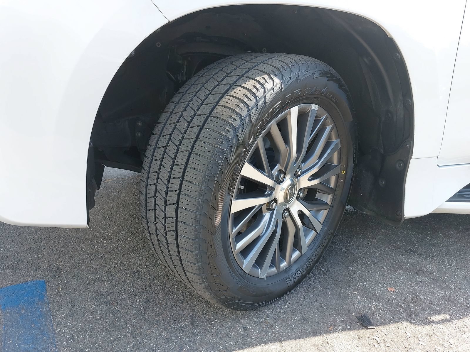 Used 2018 Lexus LX 570 4WD image 36