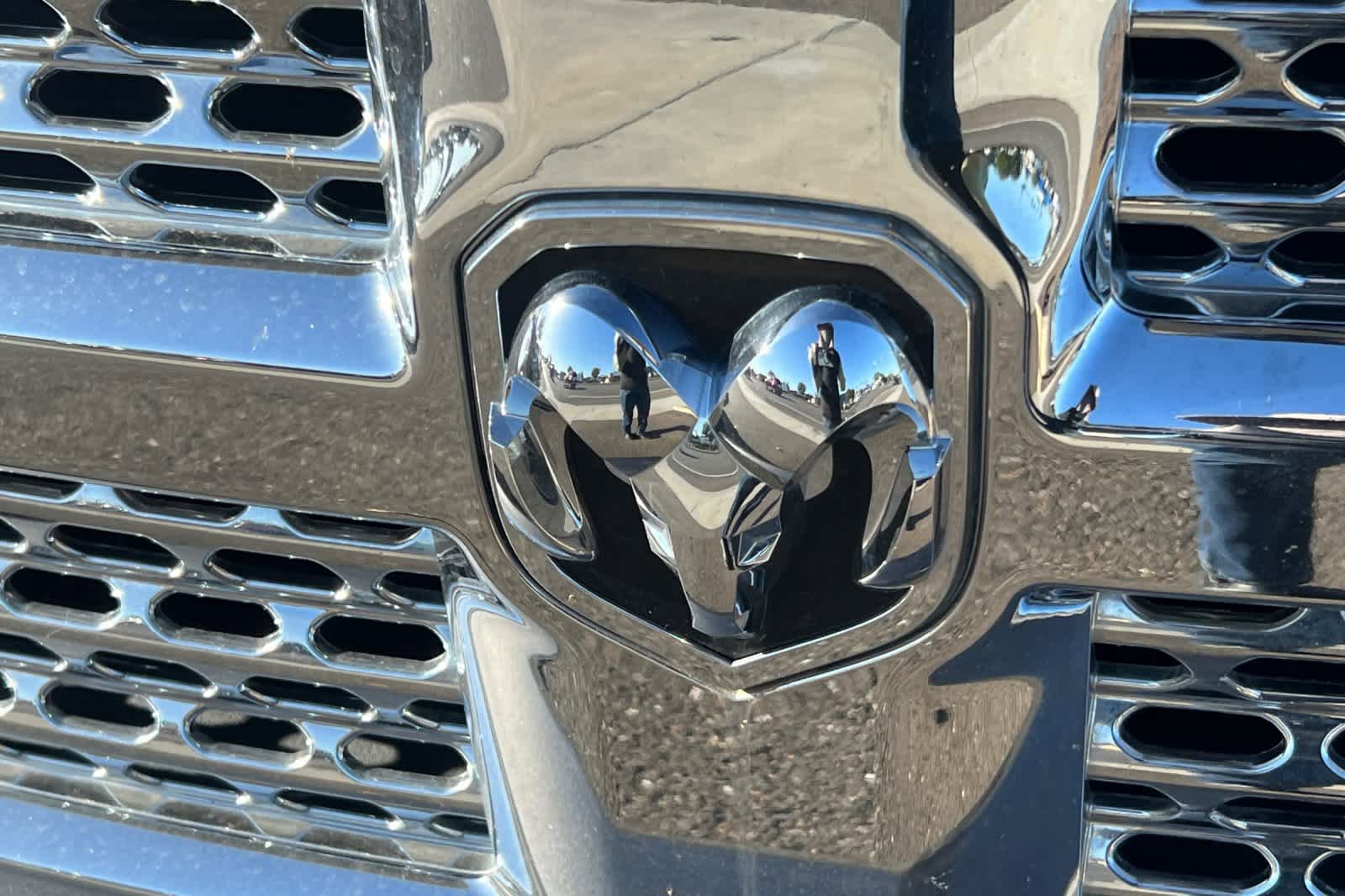 Used 2017 RAM 1500 Laramie w/ Convenience Group AWD/4WD image 13