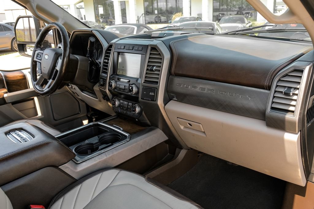 Used 2019 Ford F350 Limited image 9