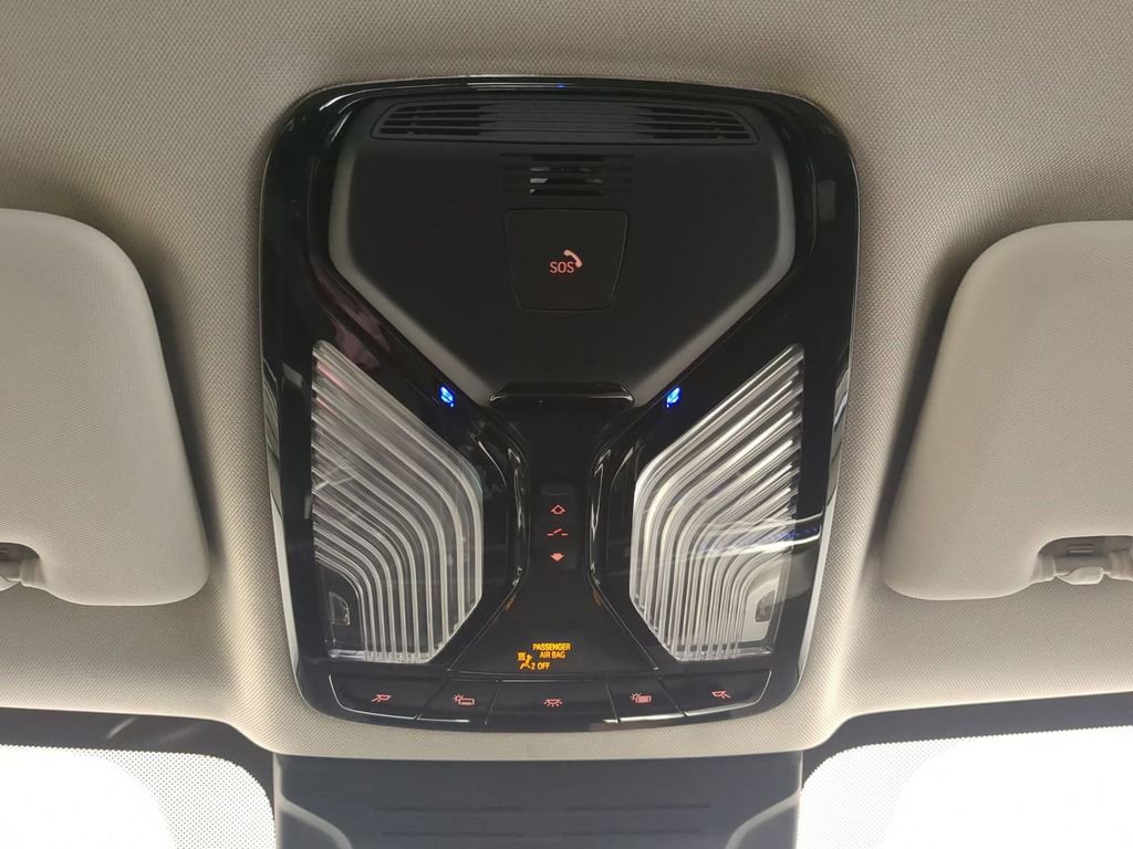 Used 2024 BMW X7 xDrive40i w/ Premium Package image 26