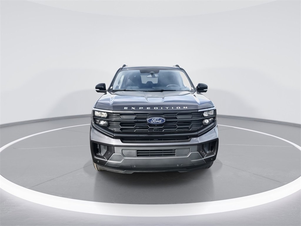New 2025 Ford Expedition Active image 3