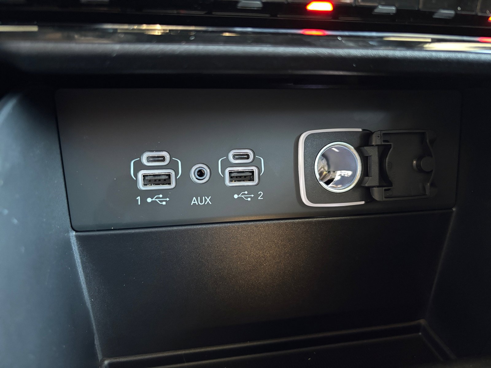 New 2025 Jeep Grand Cherokee L Laredo w/ Trailer Tow Package image 30