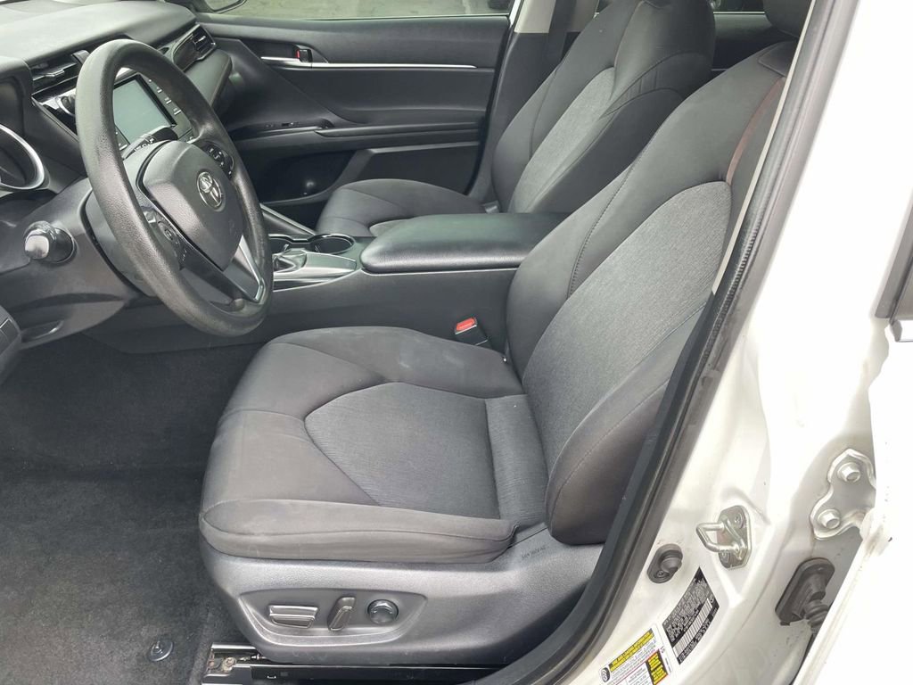 Used 2019 Toyota Camry LE image 27