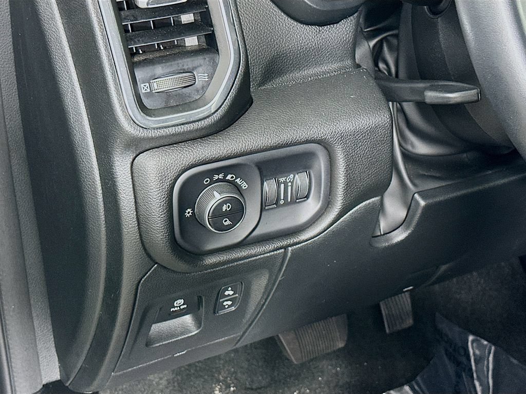 Used 2023 RAM 1500 Laramie AWD/4WD image 18
