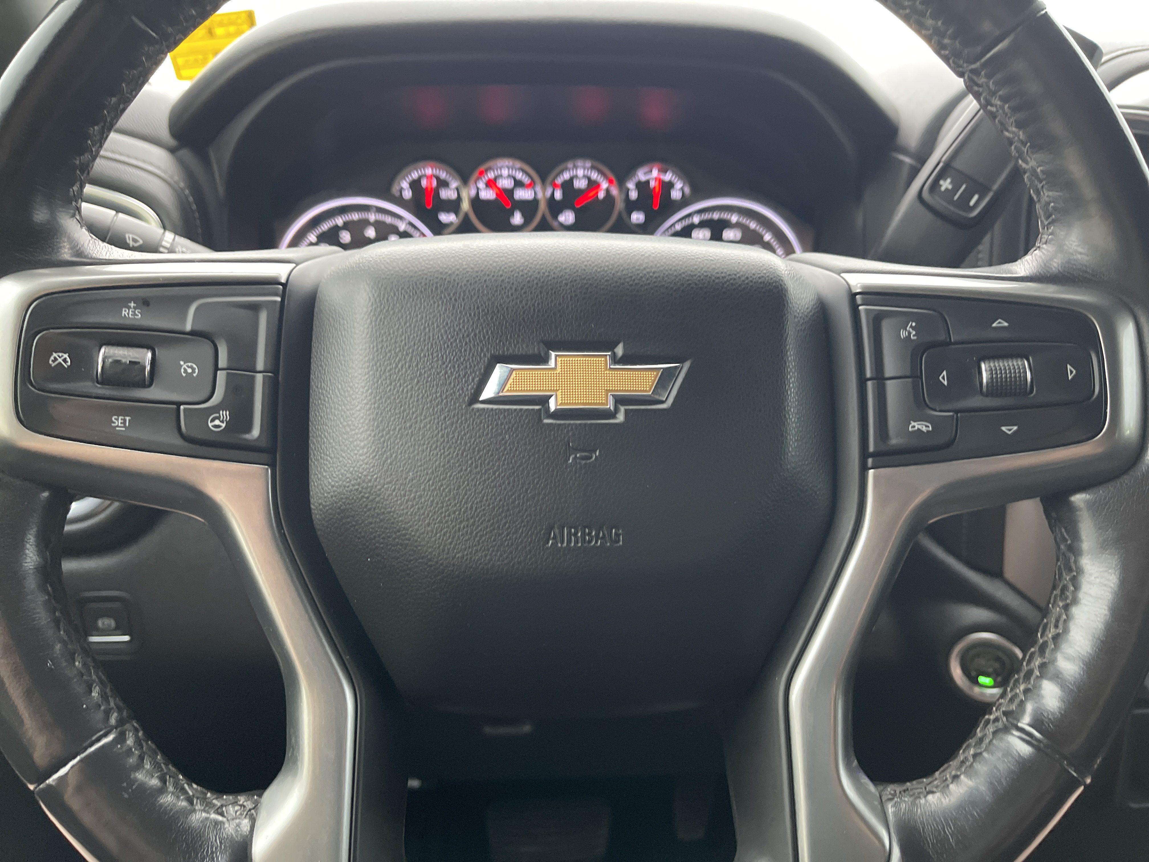 Used 2021 Chevrolet Silverado 1500 LT AWD/4WD image 14