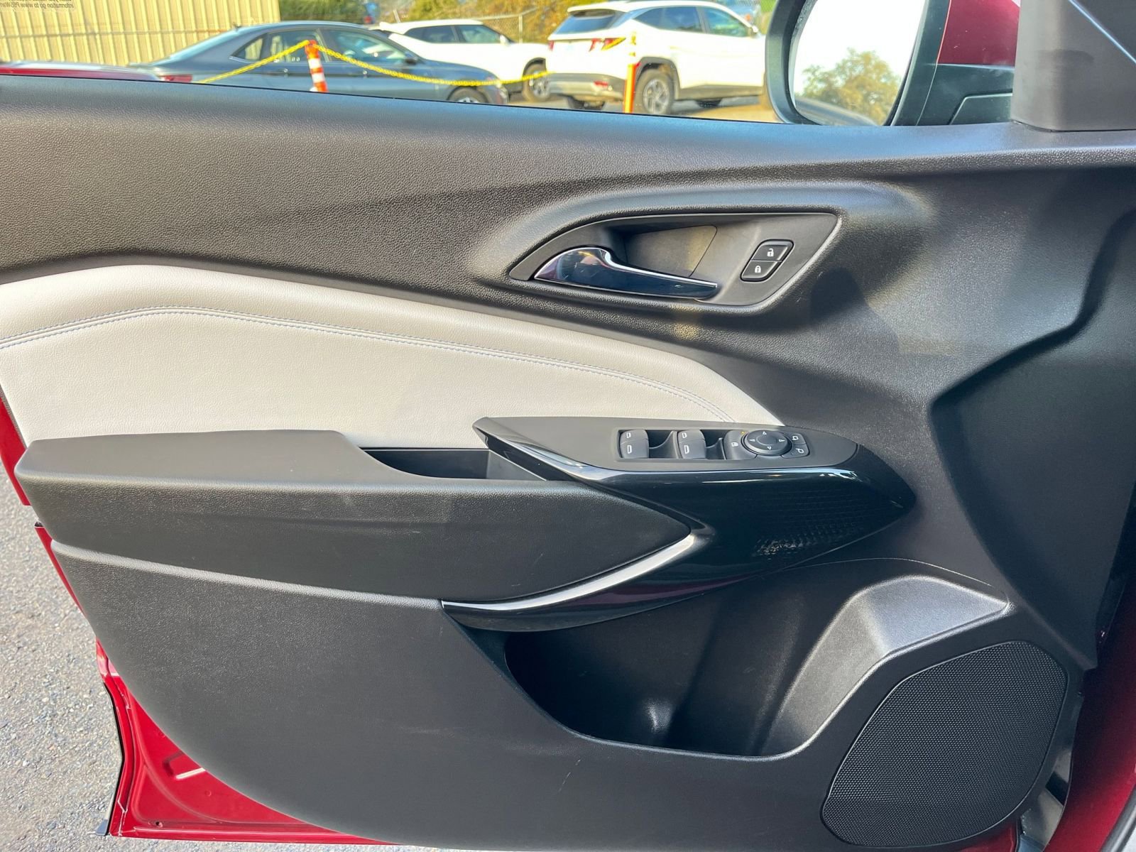 Used 2025 Chevrolet Trax LT w/ LT Convenience Package image 20