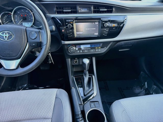 Used 2015 Toyota Corolla LE FWD image 18