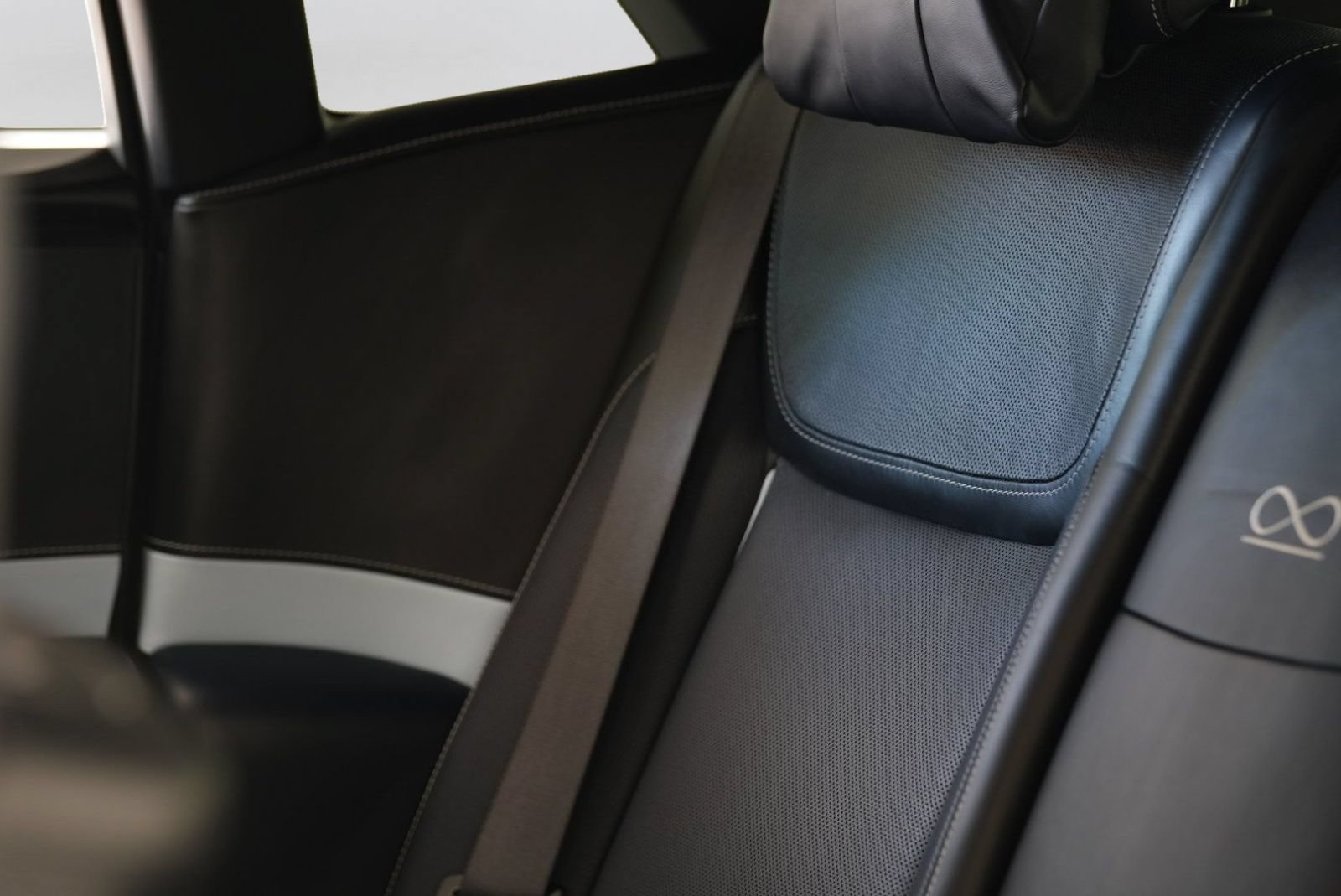 Certified 2020 Rolls-Royce Ghost RWD image 25