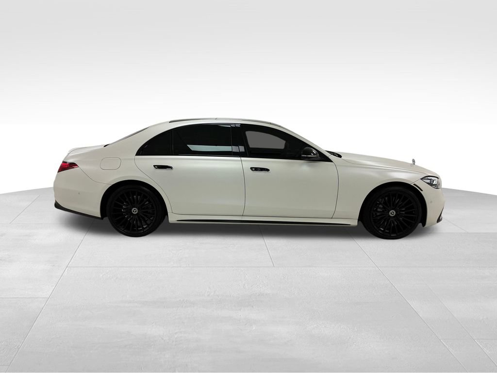 Used 2022 Mercedes-Benz S 580 4MATIC Sedan w/ AMG Line Package image 8