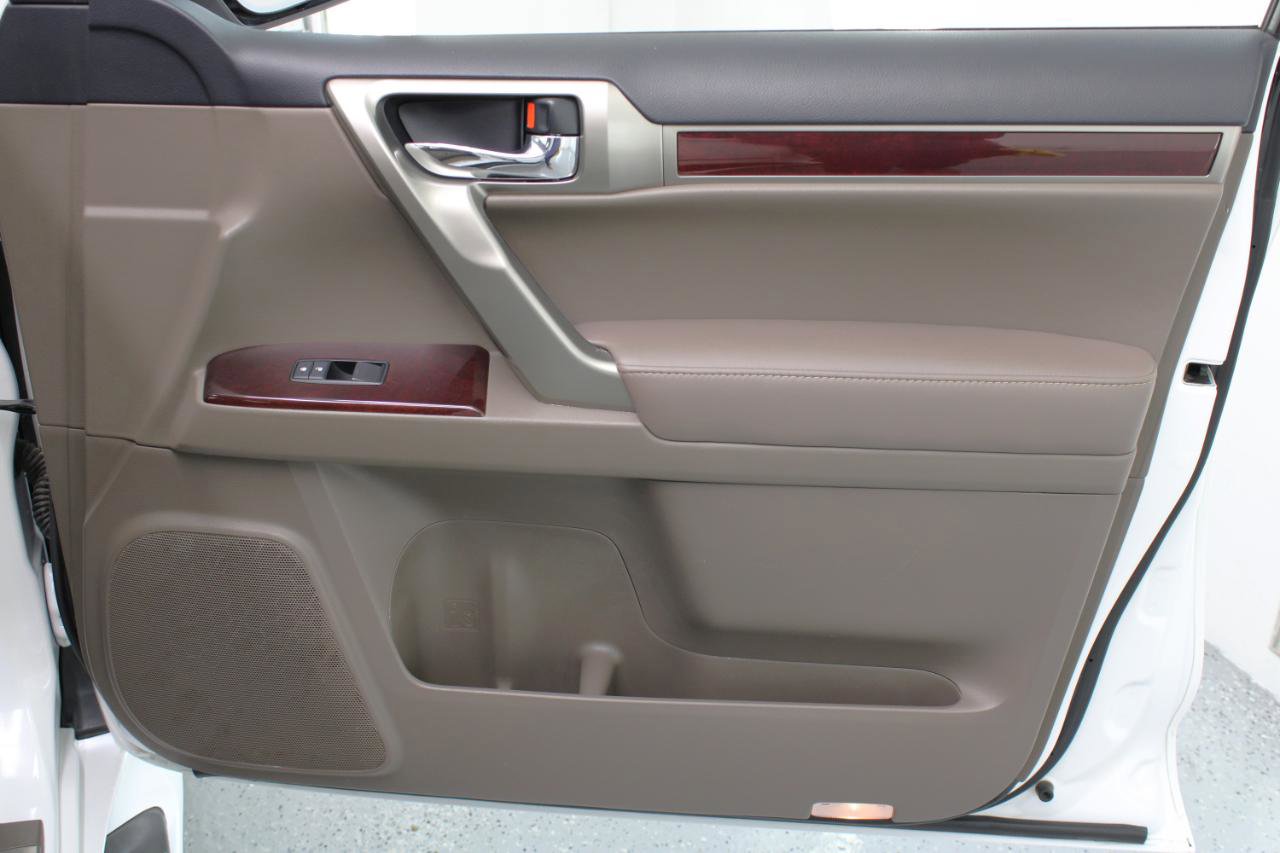 Used 2017 Lexus GX 460 Premium w/ Premium Package image 52