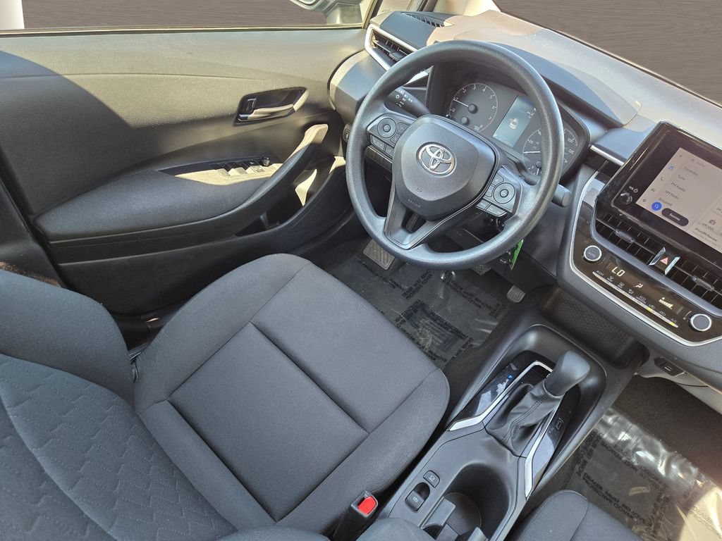 Used 2025 Toyota Corolla LE FWD image 16