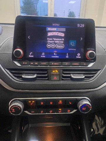 Used 2022 Nissan Altima 2.5 SV w/ SV Premium Package image 21